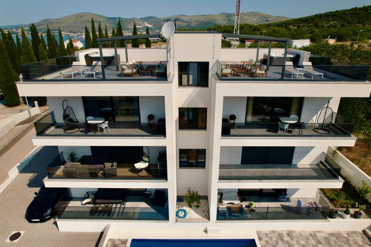 Luka With Pool & Jacuzzi * Trogir